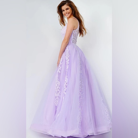 PROM DRESS LILAC - Picture 2 of 2